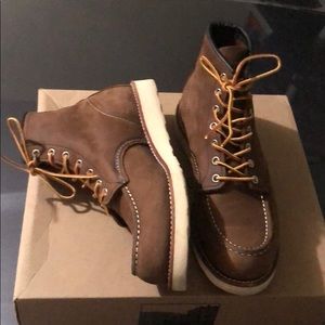 Redwing Shoe 6-inch Moc Toe Leather Boot